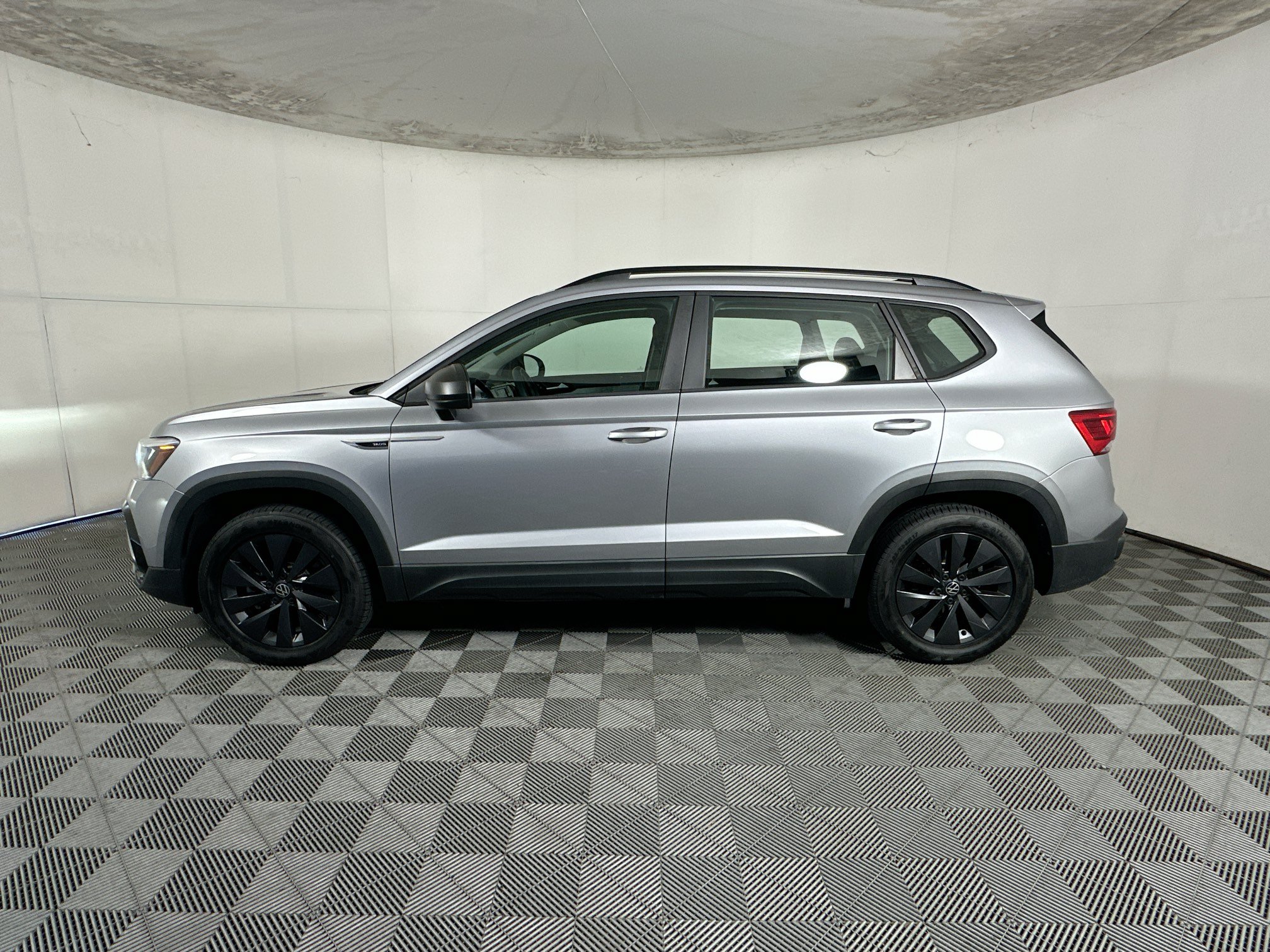 Used 2022 Volkswagen Taos S w/ IQ Drive S Package AWD/4WD image 6