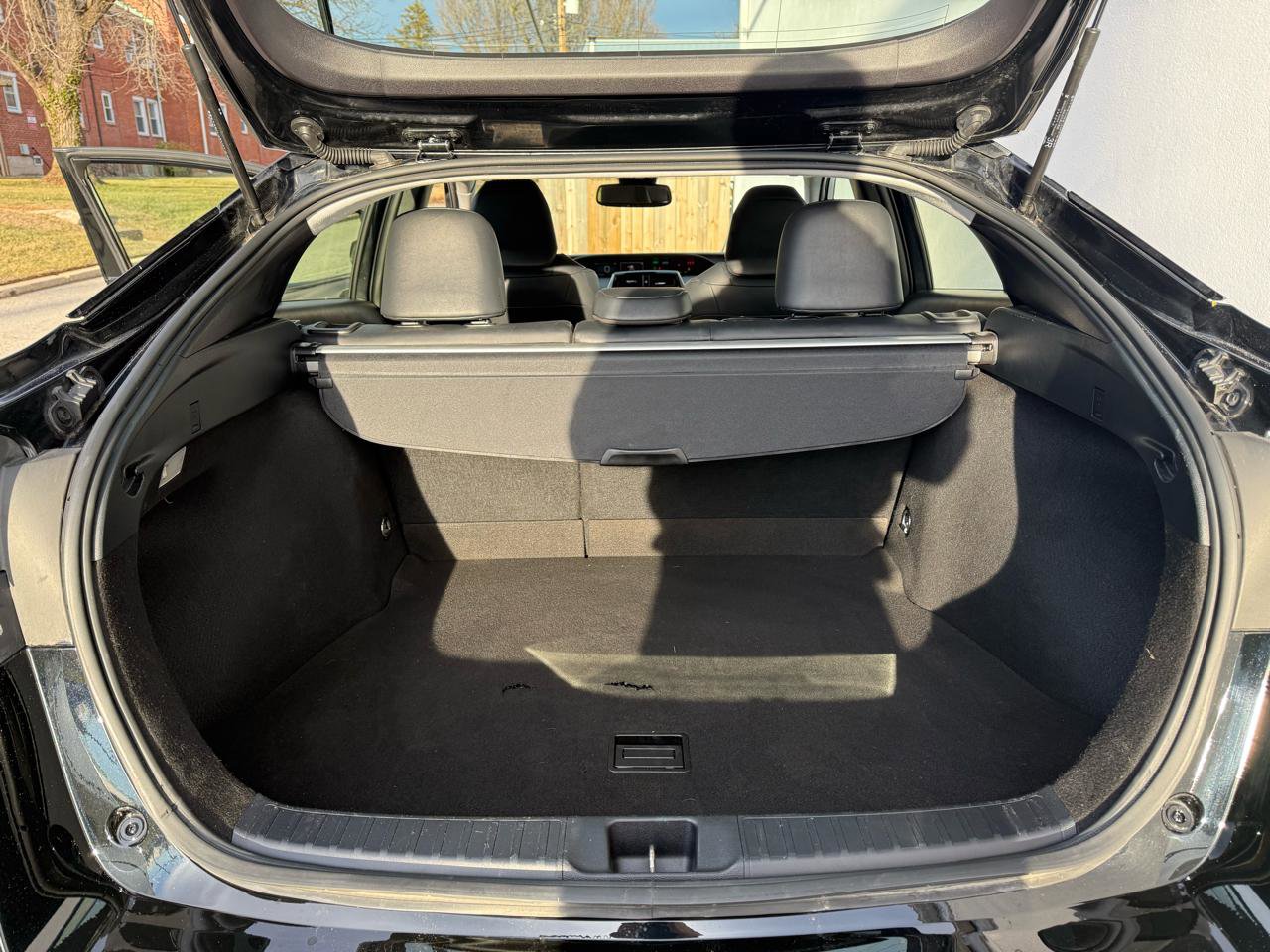 Used 2021 Toyota Prius XLE image 31