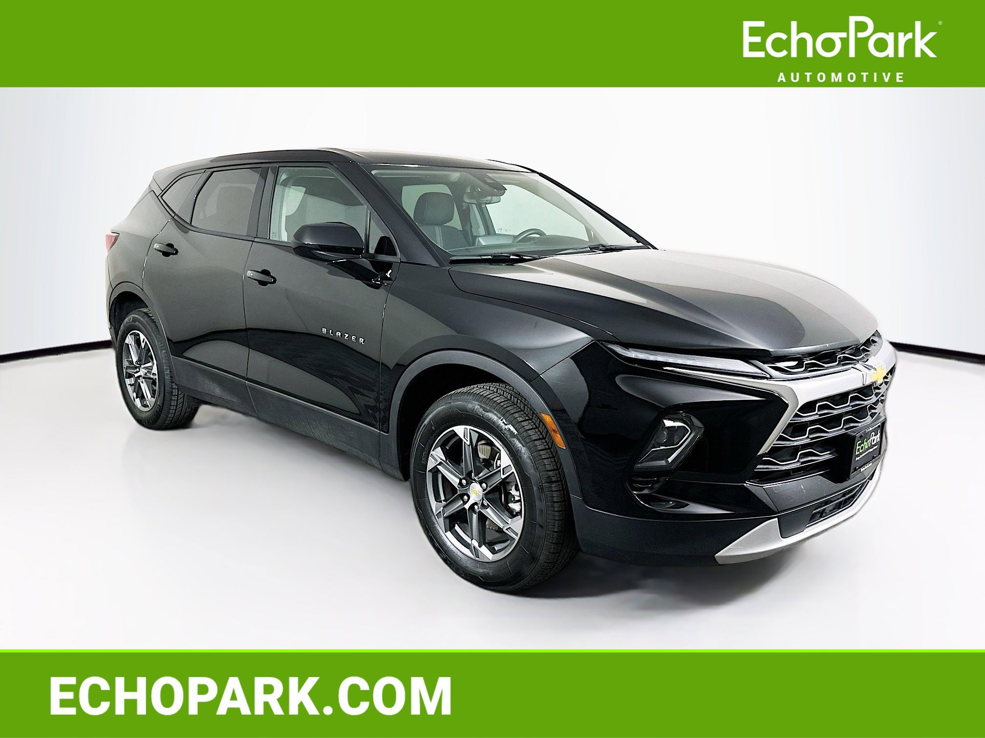 Used 2025 Chevrolet Blazer LT FWD image 1
