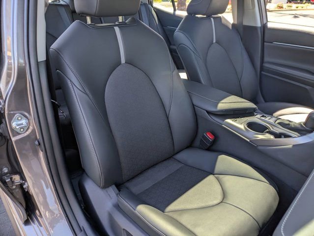Used 2024 Toyota Camry XSE w/ Cold Weather Package FWD image 28