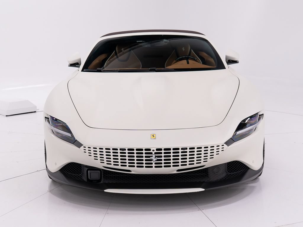 Used 2025 Ferrari Roma Spider RWD image 9