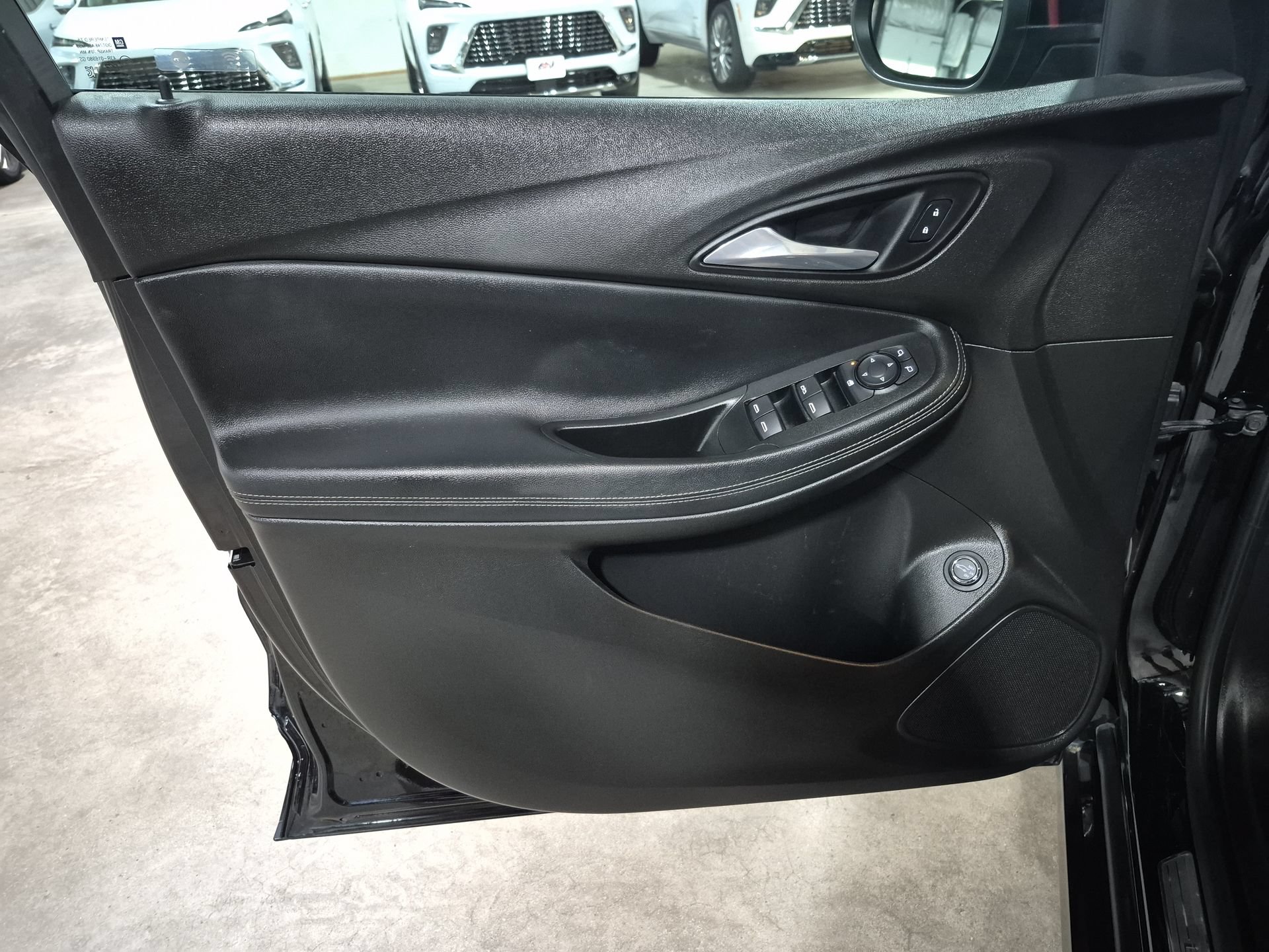 Used 2021 Buick Encore GX Select w/ Advanced Technology Package AWD/4WD image 23