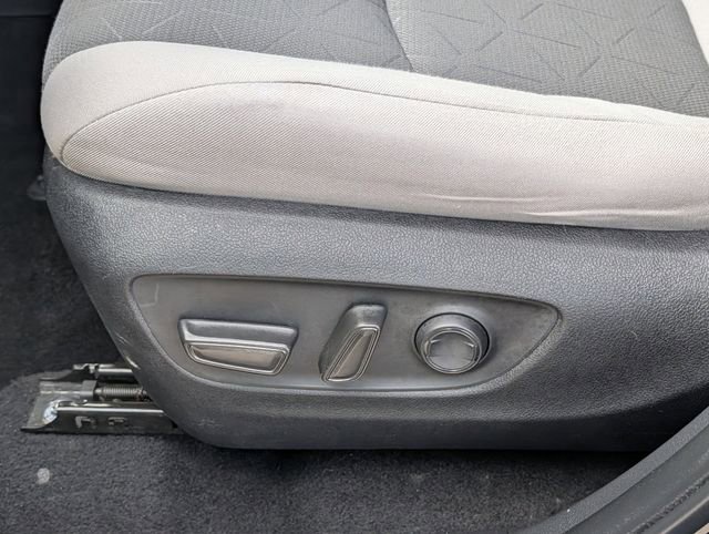 Used 2022 Toyota RAV4 XLE w/ Convenience Package image 22