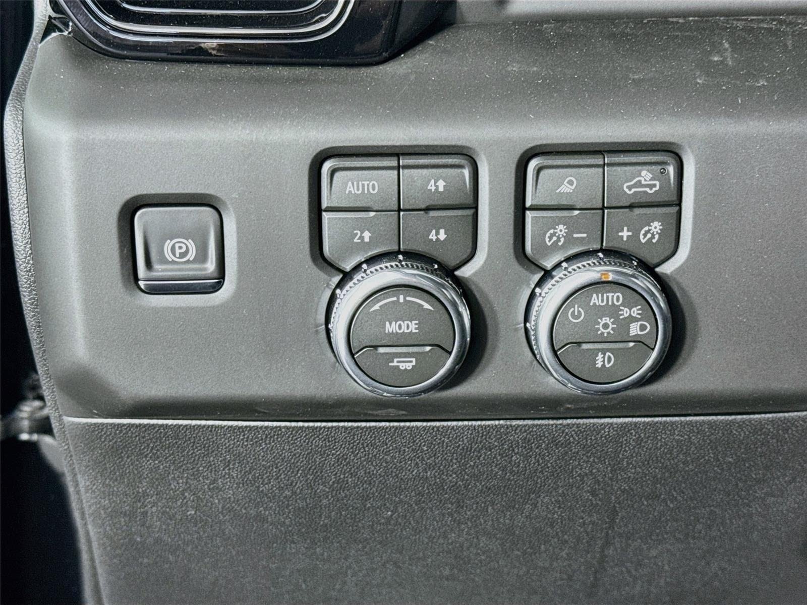New 2026 GMC Sierra 3500 AT4 w/ AT4 Premium Plus Package AWD/4WD image 10