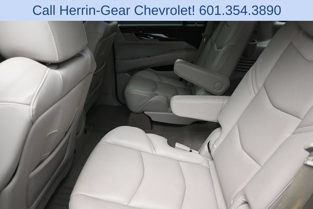 Used 2019 Cadillac Escalade Premium Luxury AWD/4WD image 16