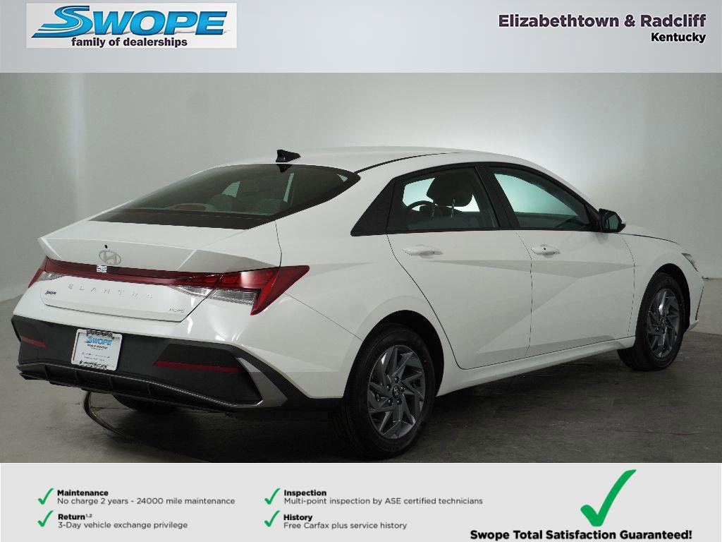 New 2026 Hyundai Elantra Hybrid FWD image 3