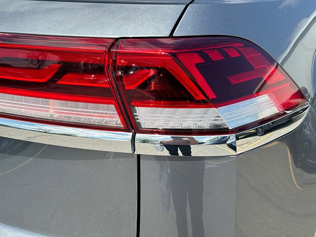 Used 2024 Volkswagen Atlas Cross Sport SE image 34