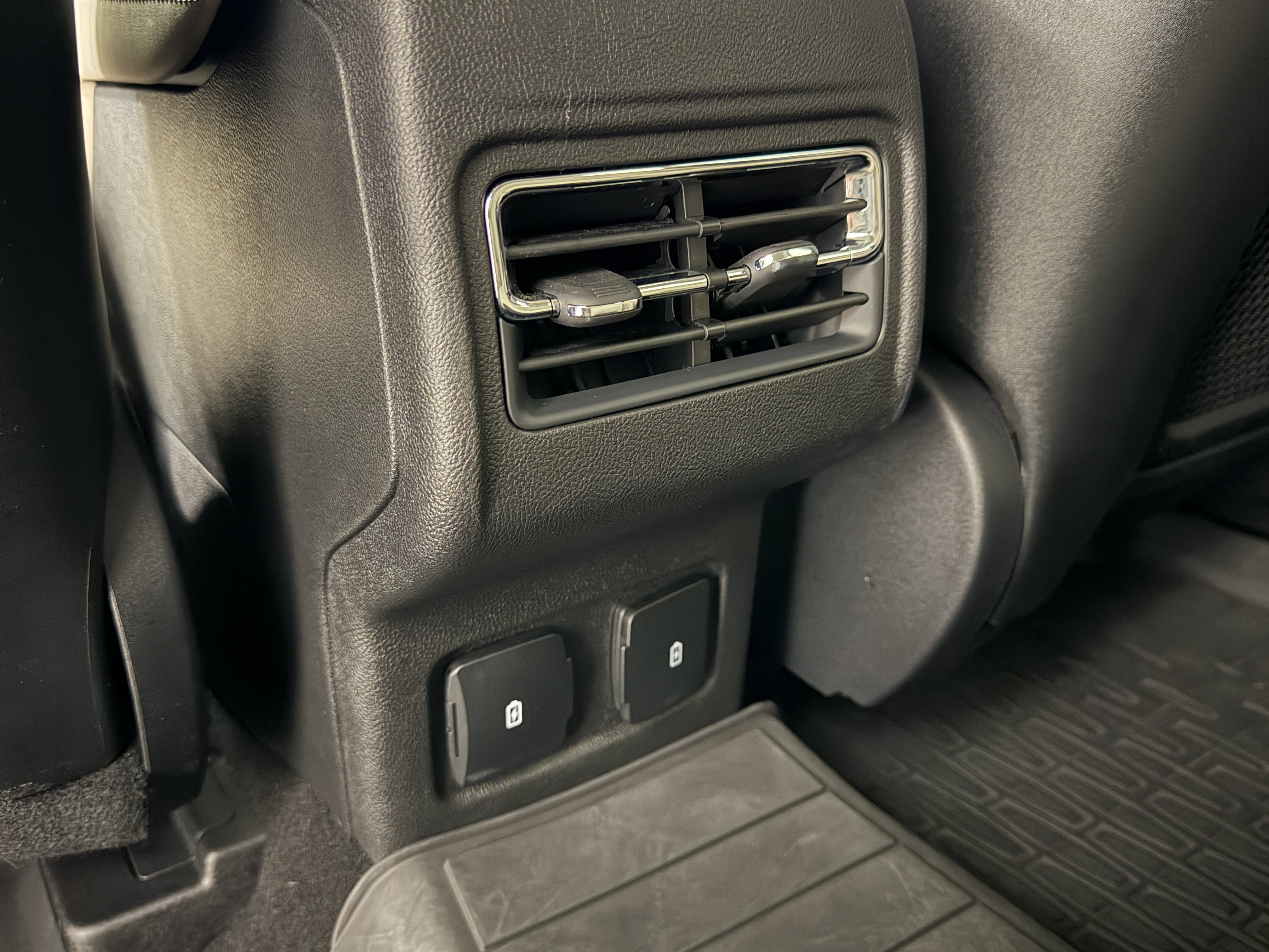 Used 2025 Lincoln Corsair AWD w/ Equipment Group 101A image 21