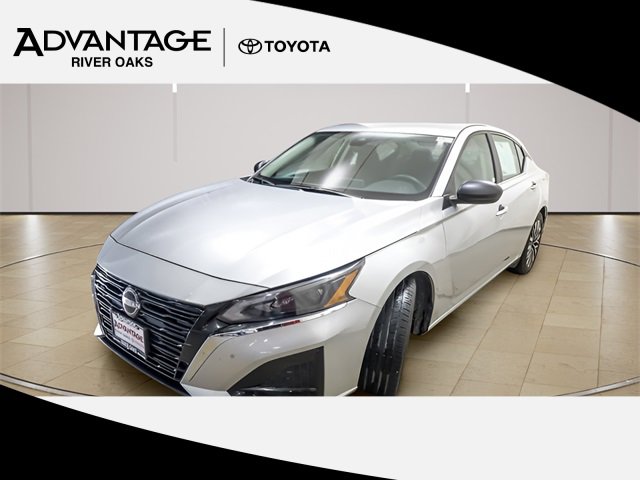 Used 2024 Nissan Altima 2.5 SV image 1