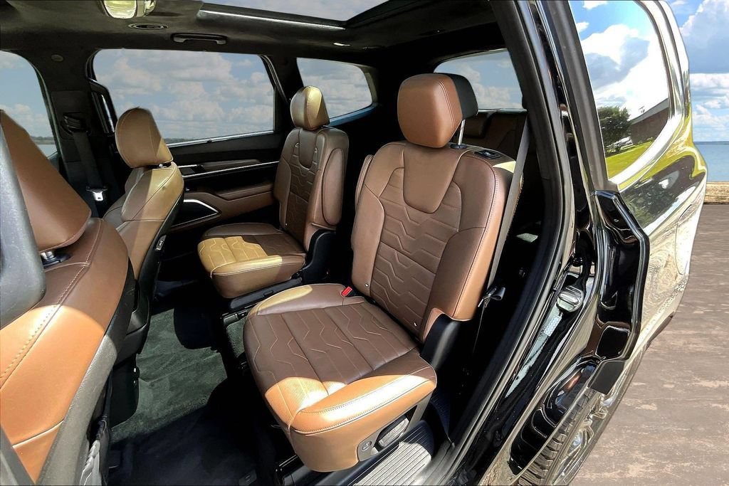 Used 2020 Kia Telluride SX w/ SX Prestige Package AWD/4WD image 24