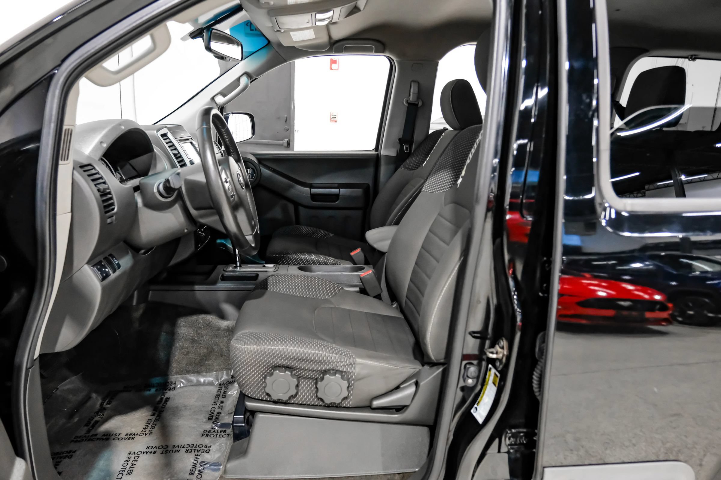 Used 2015 Nissan Xterra PRO-4X AWD/4WD image 27