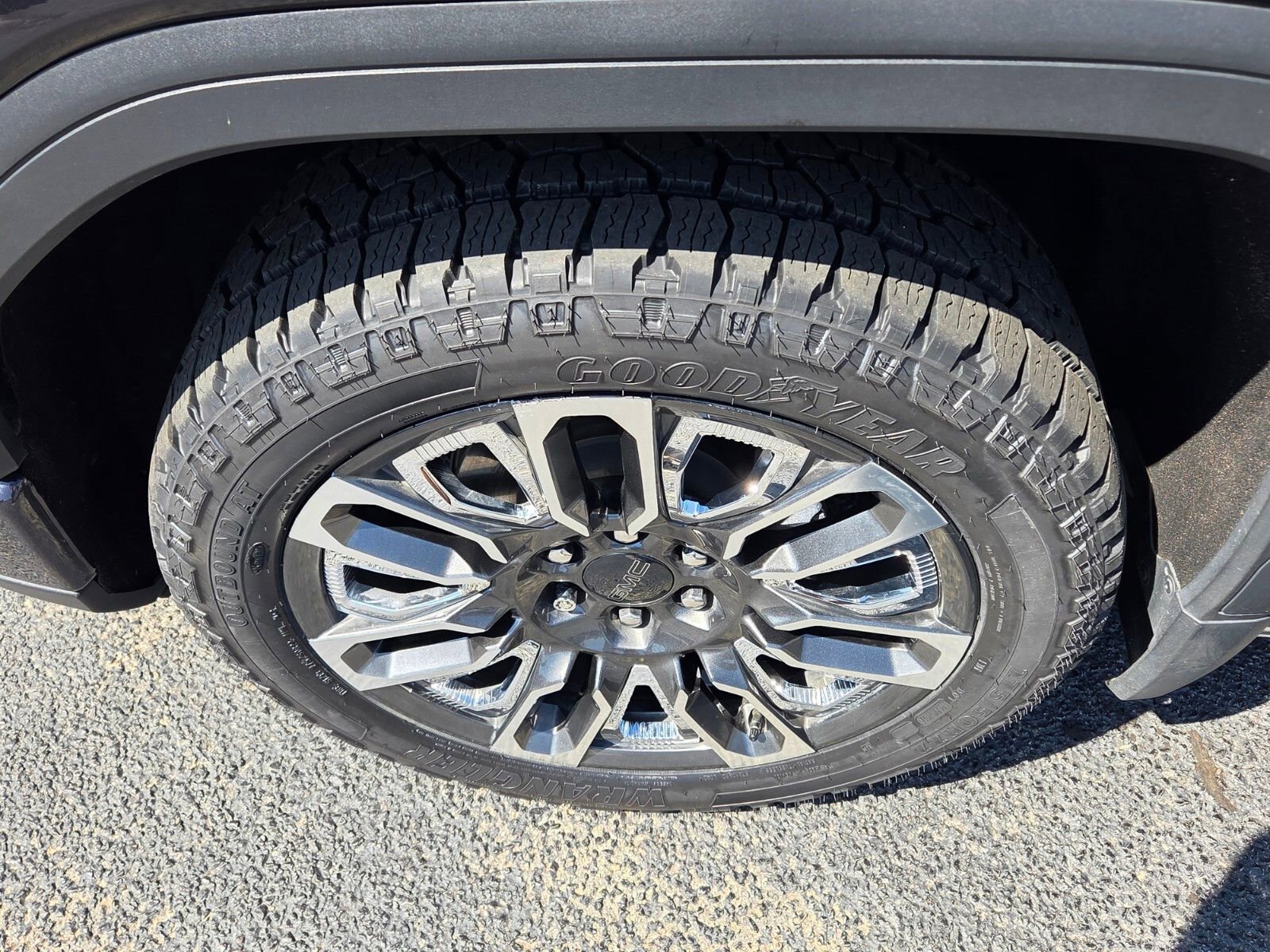 Used 2023 GMC Sierra 1500 Denali Ultimate image 17