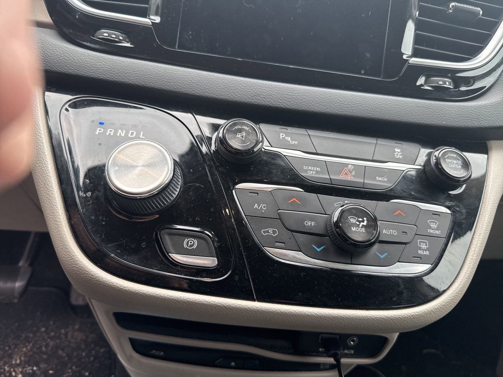 Used 2017 Chrysler Pacifica Touring-L Plus image 8