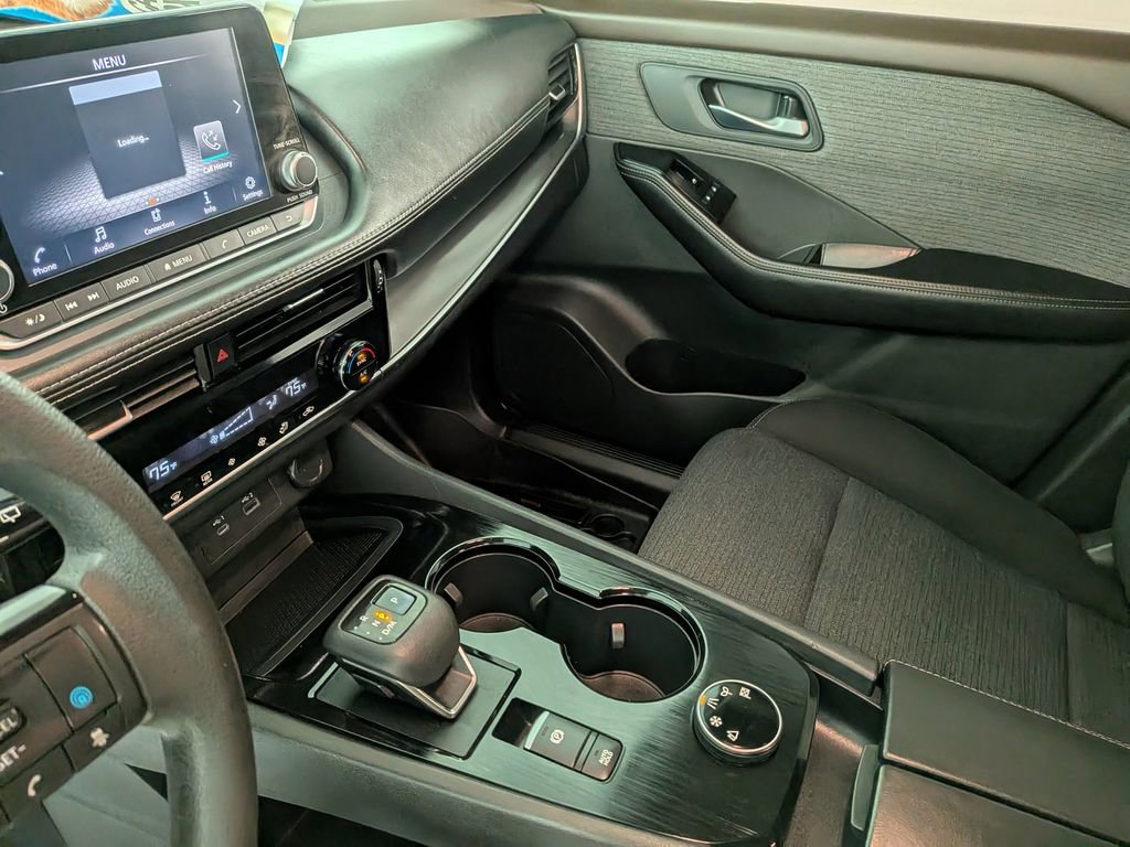 Used 2021 Nissan Rogue SV image 26