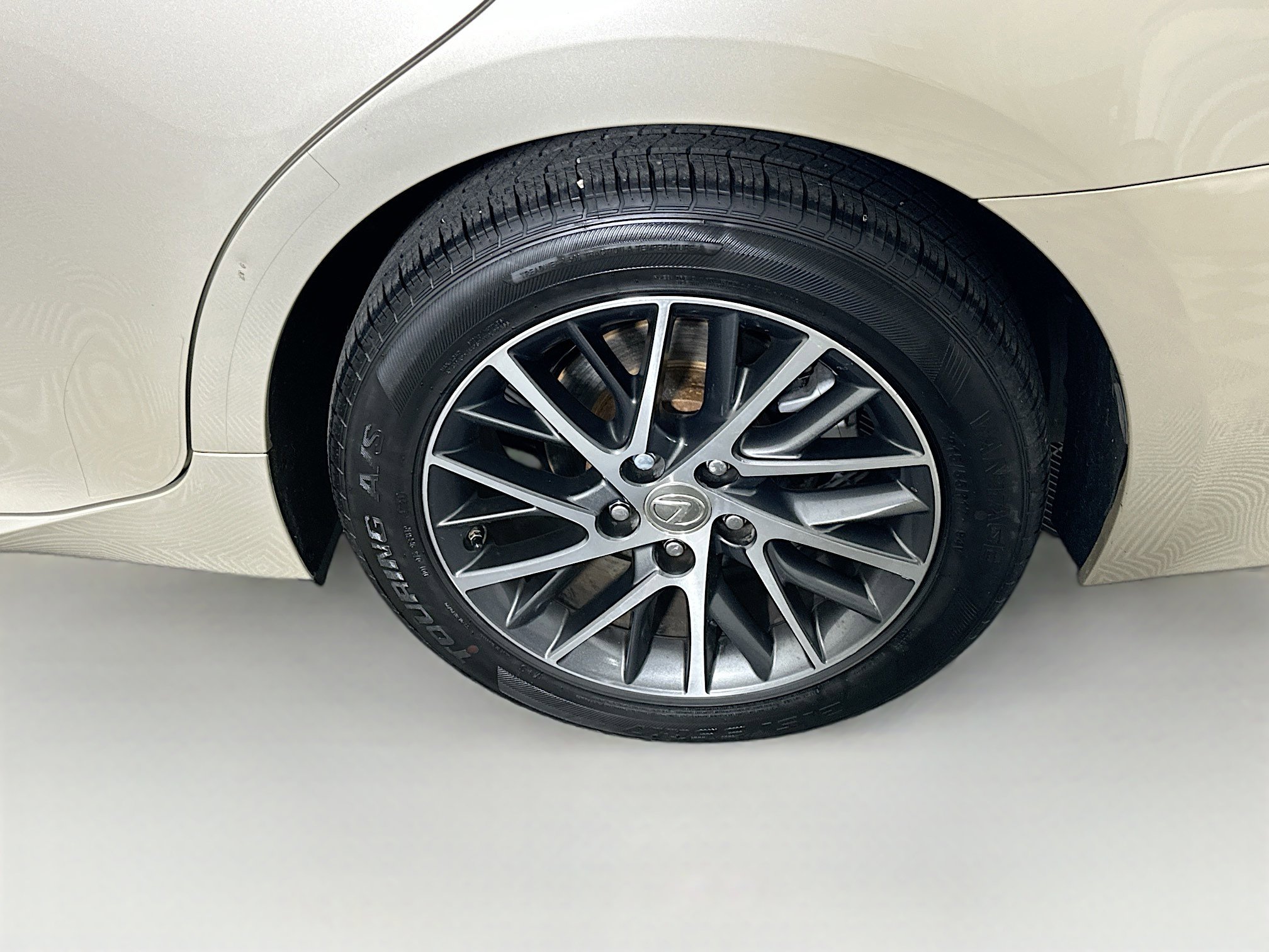 Used 2016 Lexus ES 350 w/ Navigation System Package image 11