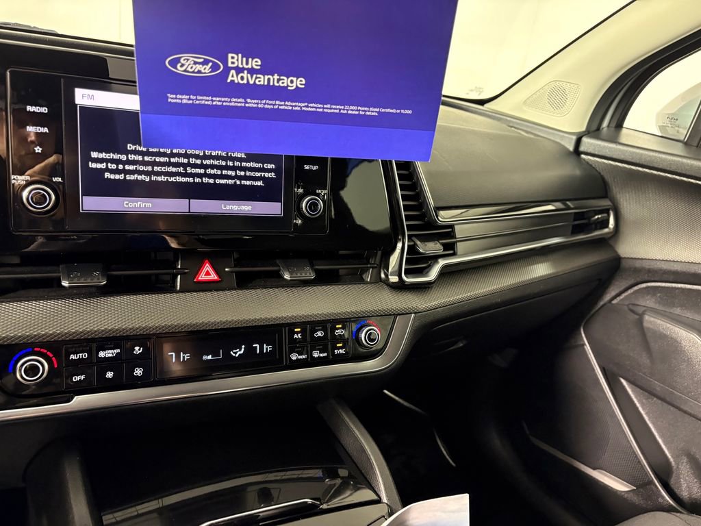 Used 2023 Kia Sportage LX AWD/4WD image 17