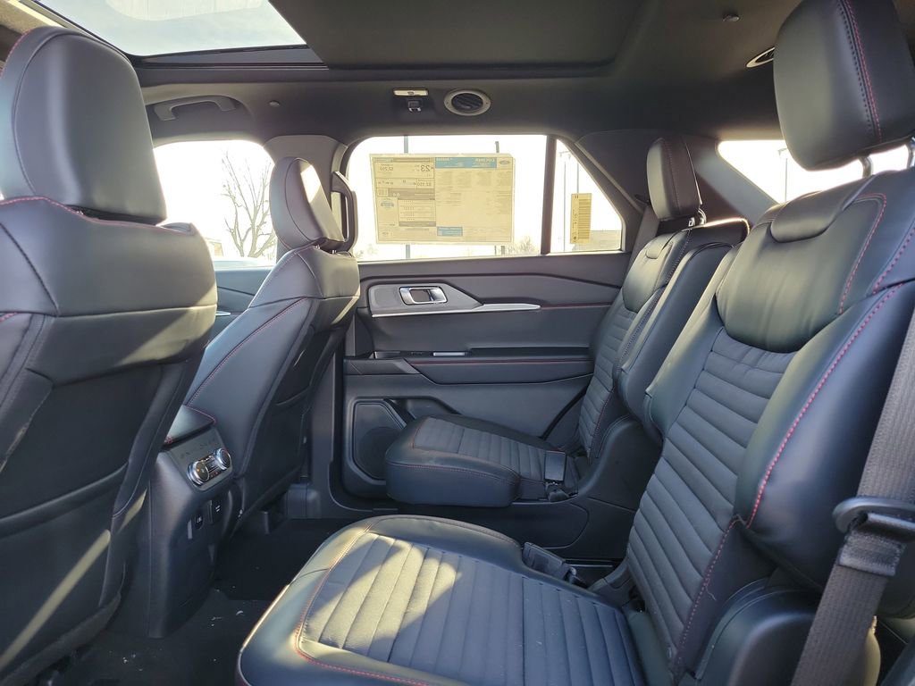 New 2026 Ford Explorer ST-Line w/ ST-Line Street Pack image 13