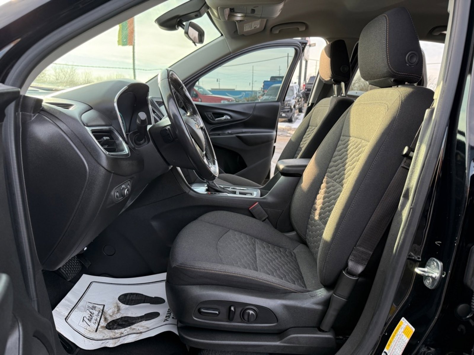 Used 2020 Chevrolet Equinox LT w/ Driver Convenience Package image 10