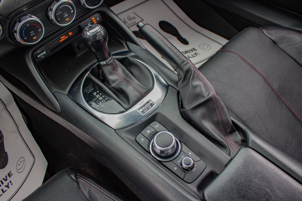 Used 2018 MAZDA MX-5 Miata RF Grand Touring RWD image 23