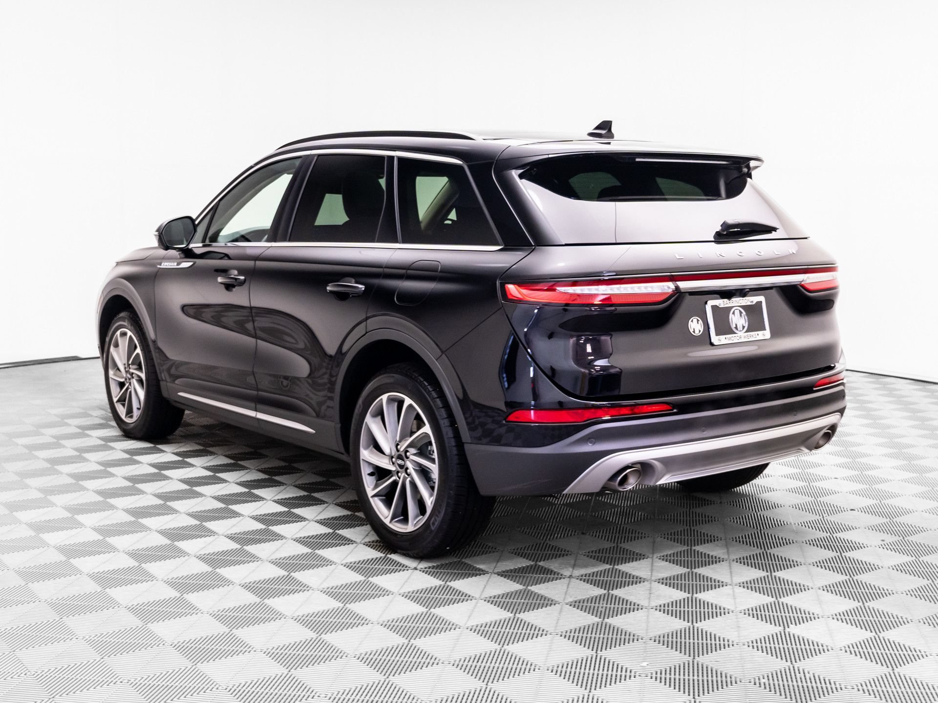 Used 2025 Lincoln Corsair AWD w/ Equipment Group 101A image 3