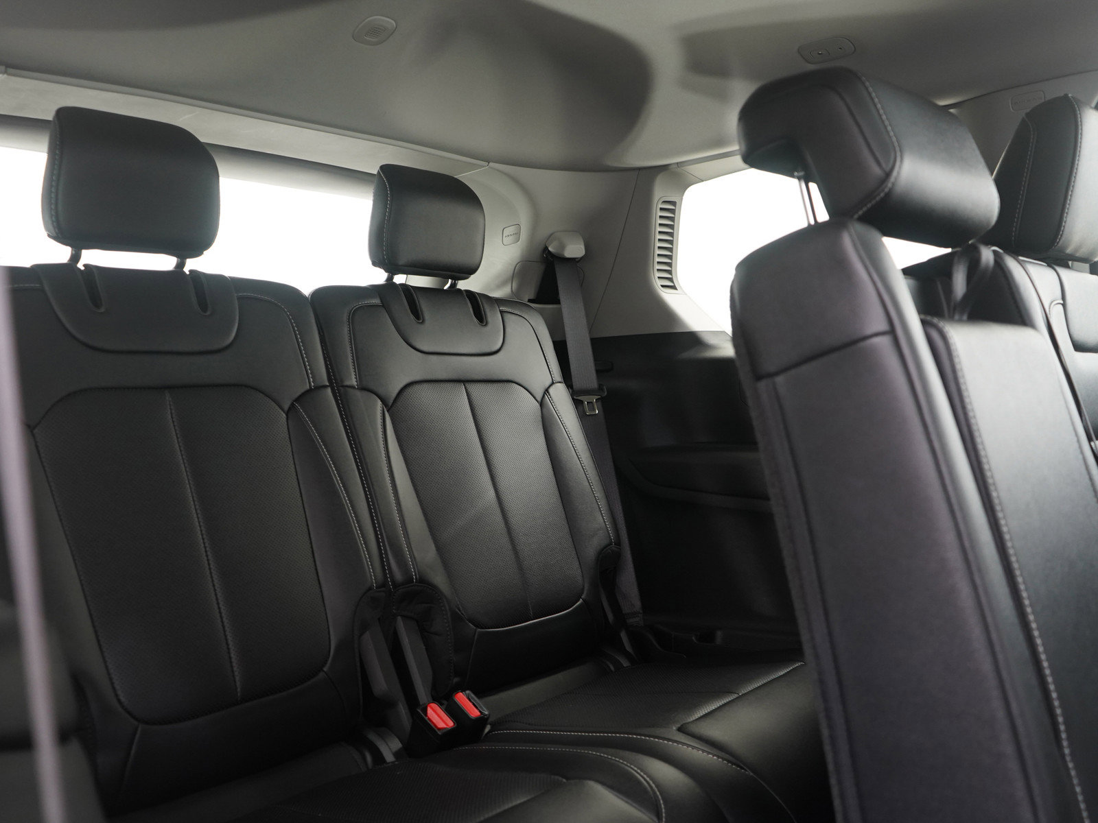 Used 2023 Jeep Grand Cherokee L Limited w/ Luxury Tech Group II image 13