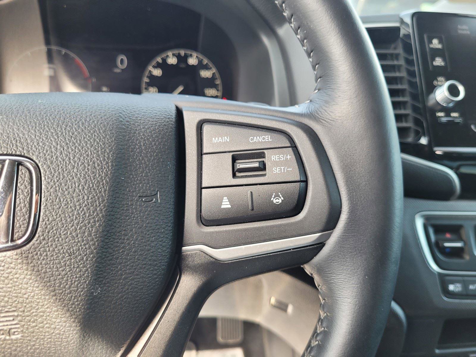 Used 2025 Honda Ridgeline Sport image 31