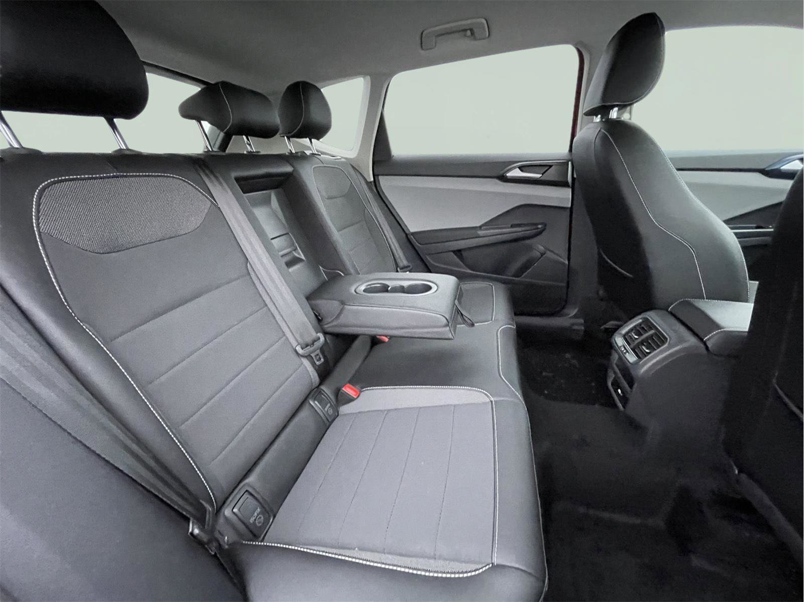 Used 2022 Volkswagen Taos SE image 19