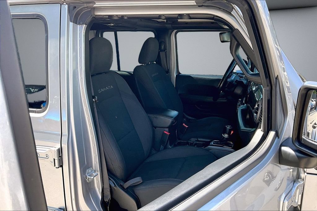 Used 2018 Jeep Wrangler Unlimited Sahara AWD/4WD image 29