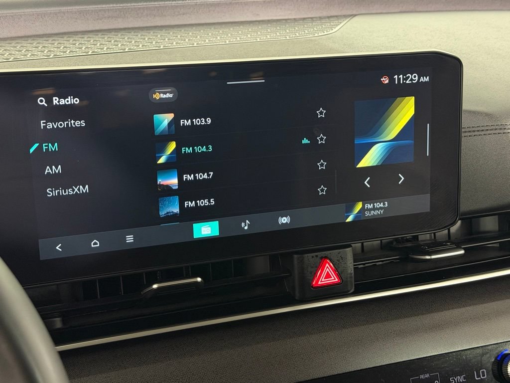 Used 2025 Kia Carnival EX FWD image 19