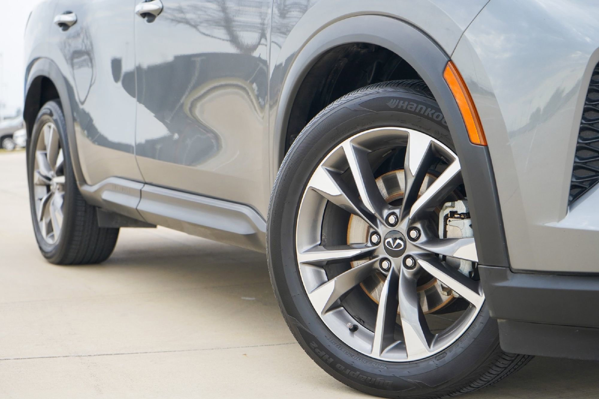 Certified 2023 INFINITI QX60 Luxe w/ Vision Package image 2