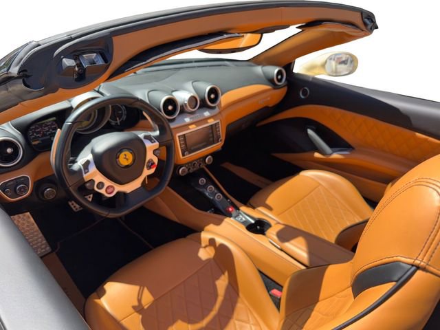 Used 2016 Ferrari California T RWD image 32