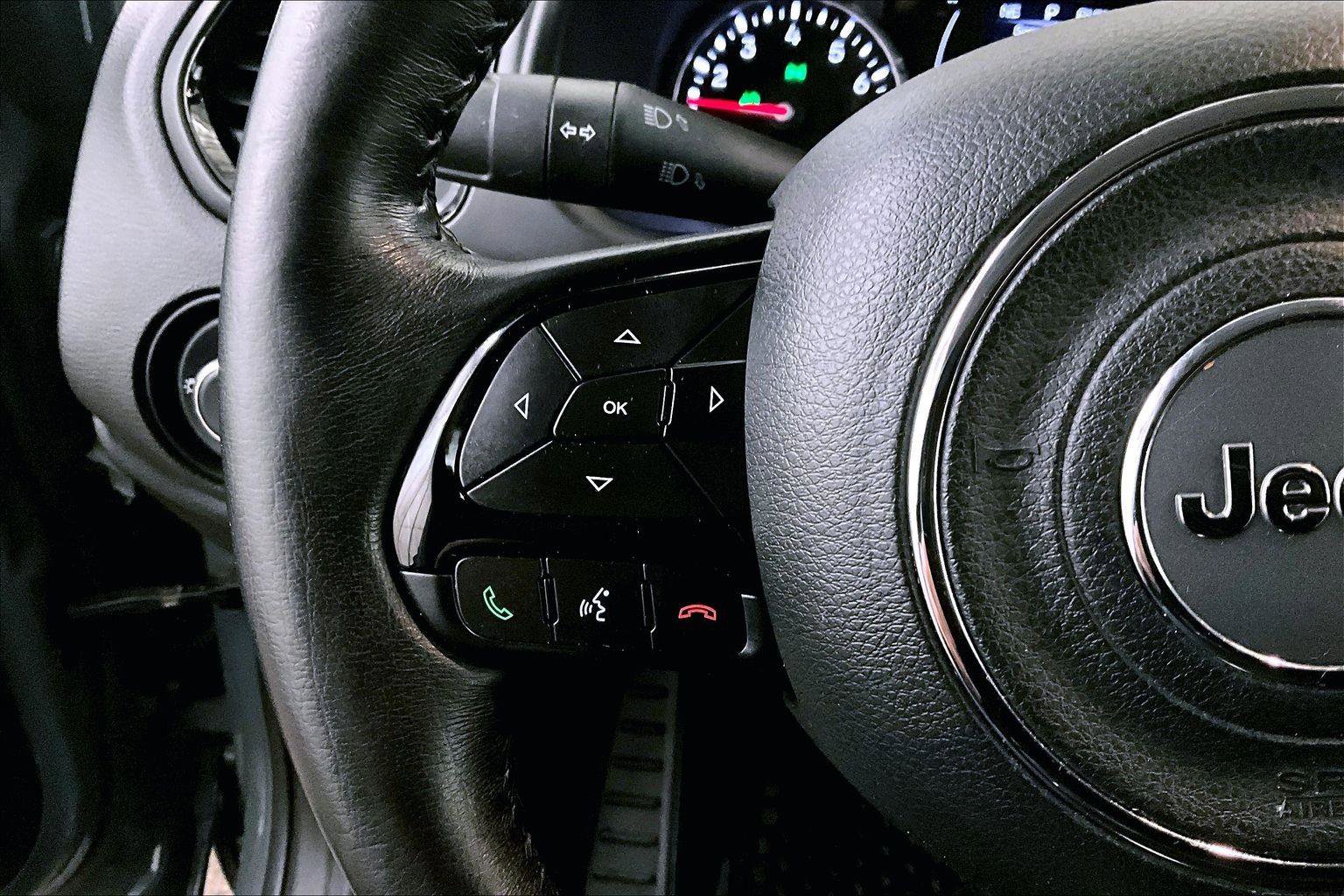 Used 2018 Jeep Renegade Altitude image 17