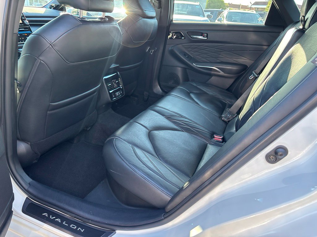 Used 2021 Toyota Avalon Limited w/ Advanced Safety Package FWD image 12