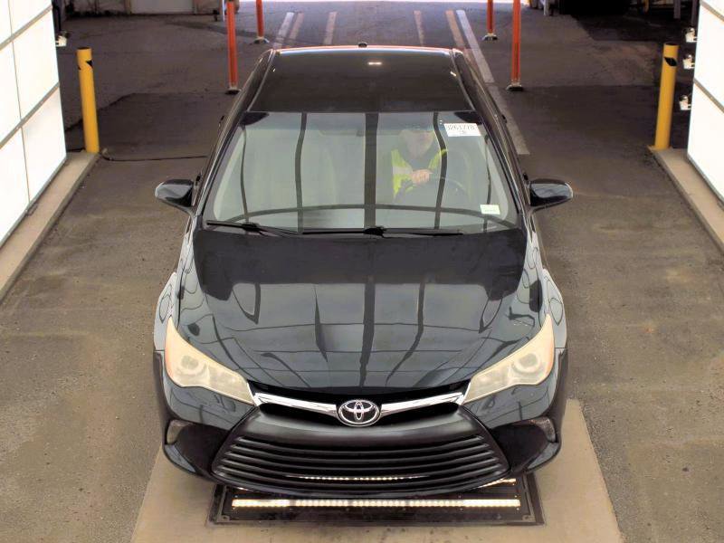 Used 2015 Toyota Camry XLE image 2
