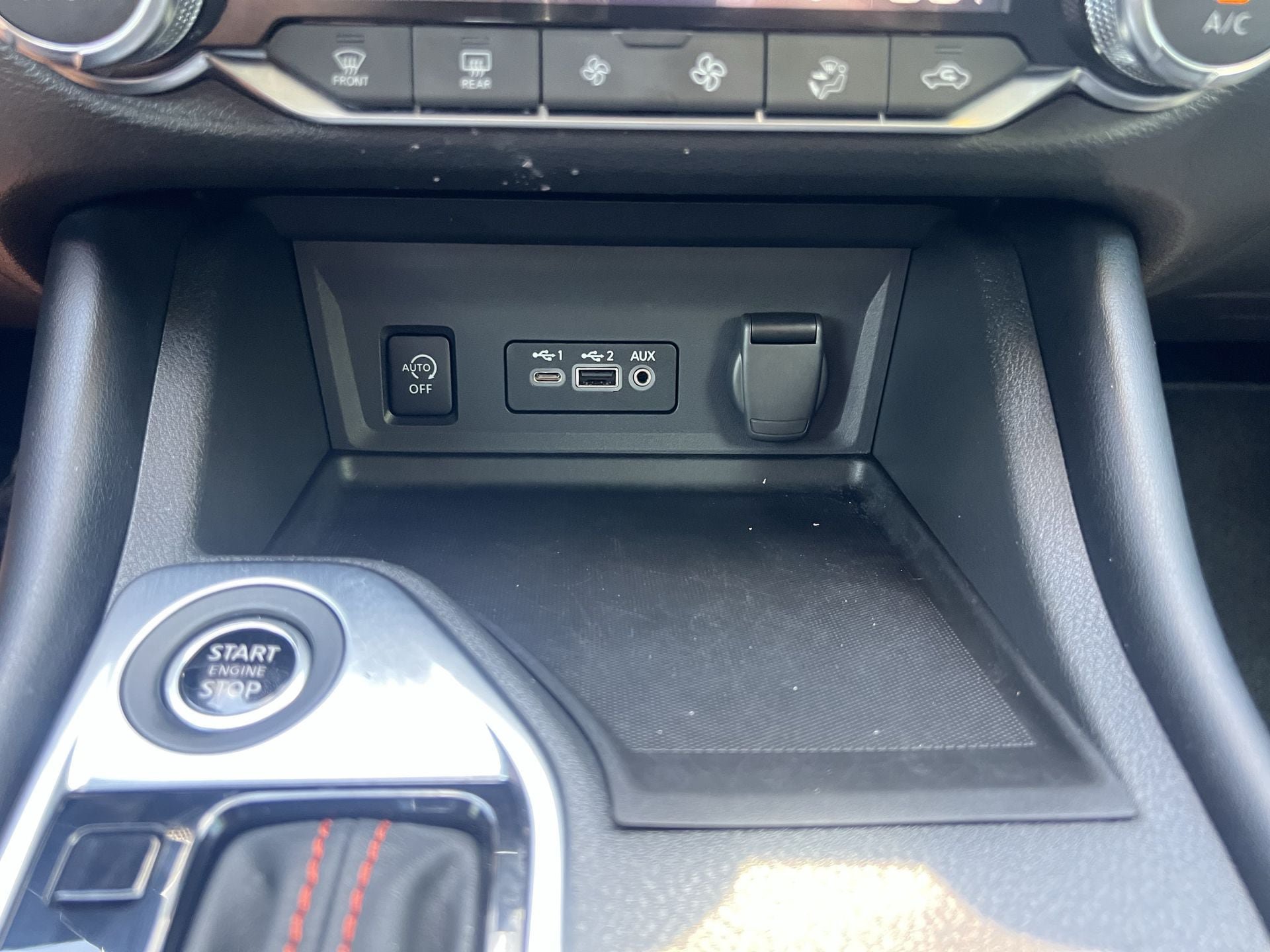 Used 2025 Nissan Sentra SR w/ SR Premium Package FWD image 7