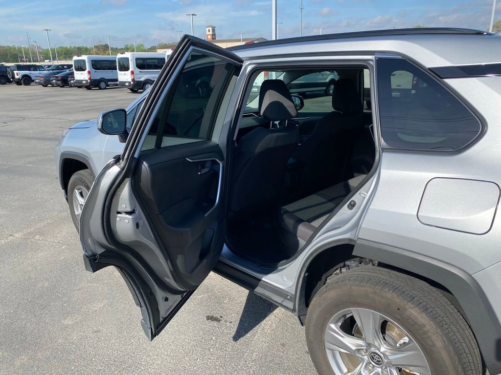 Used 2024 Toyota RAV4 XLE image 27