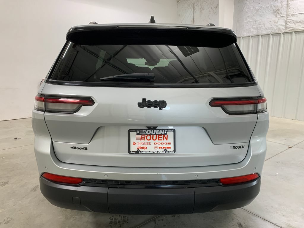 Used 2023 Jeep Grand Cherokee L Altitude AWD/4WD image 25
