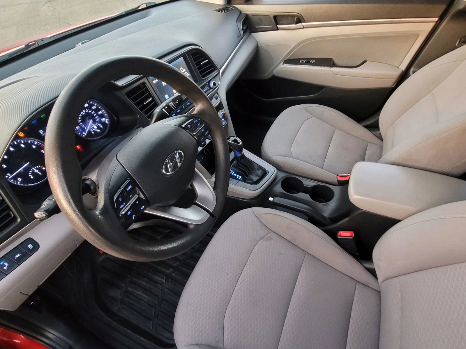 Used 2020 Hyundai Elantra SEL FWD image 19