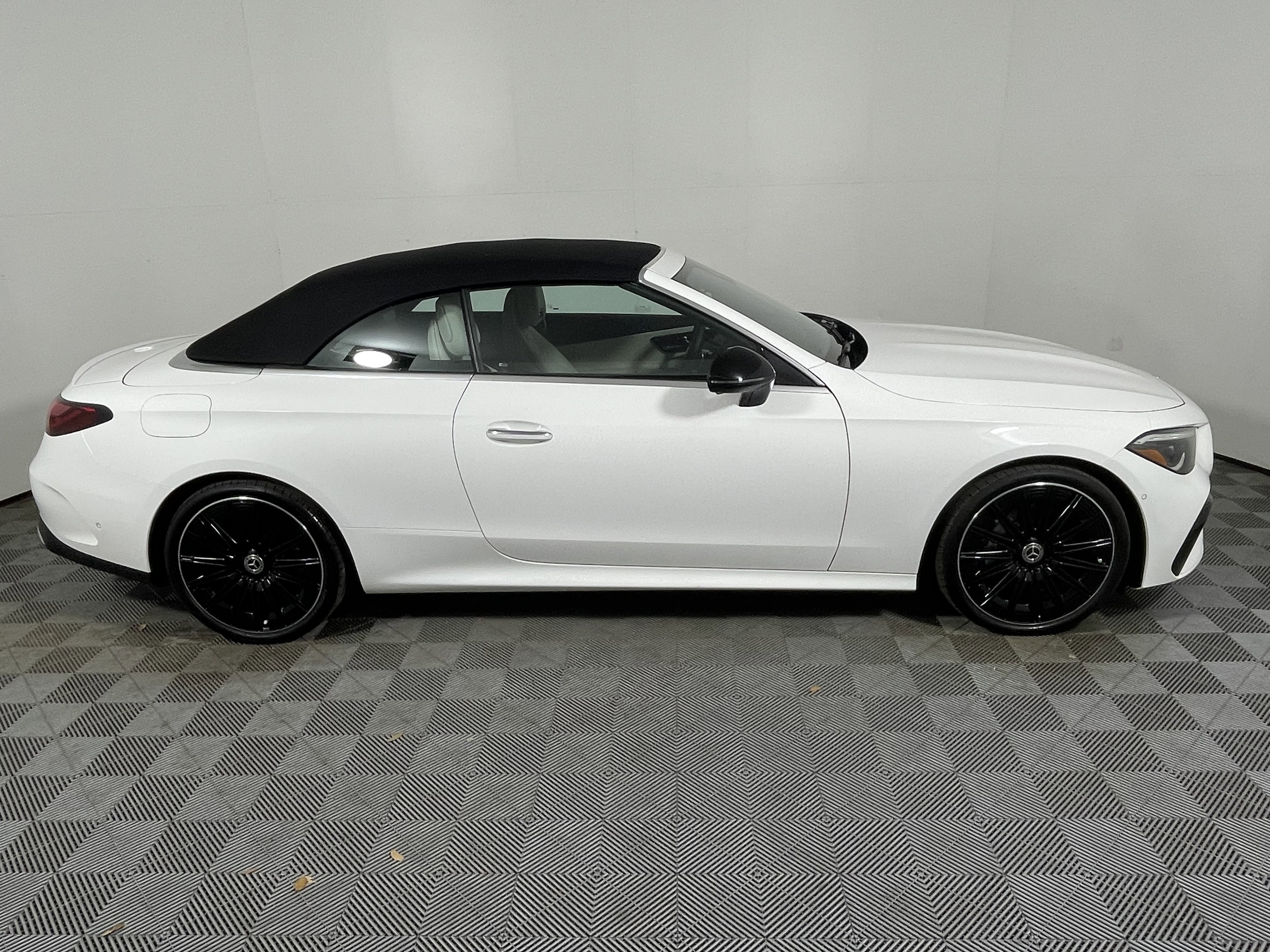 Certified 2026 Mercedes-Benz CLE 300 4MATIC Cabriolet image 25