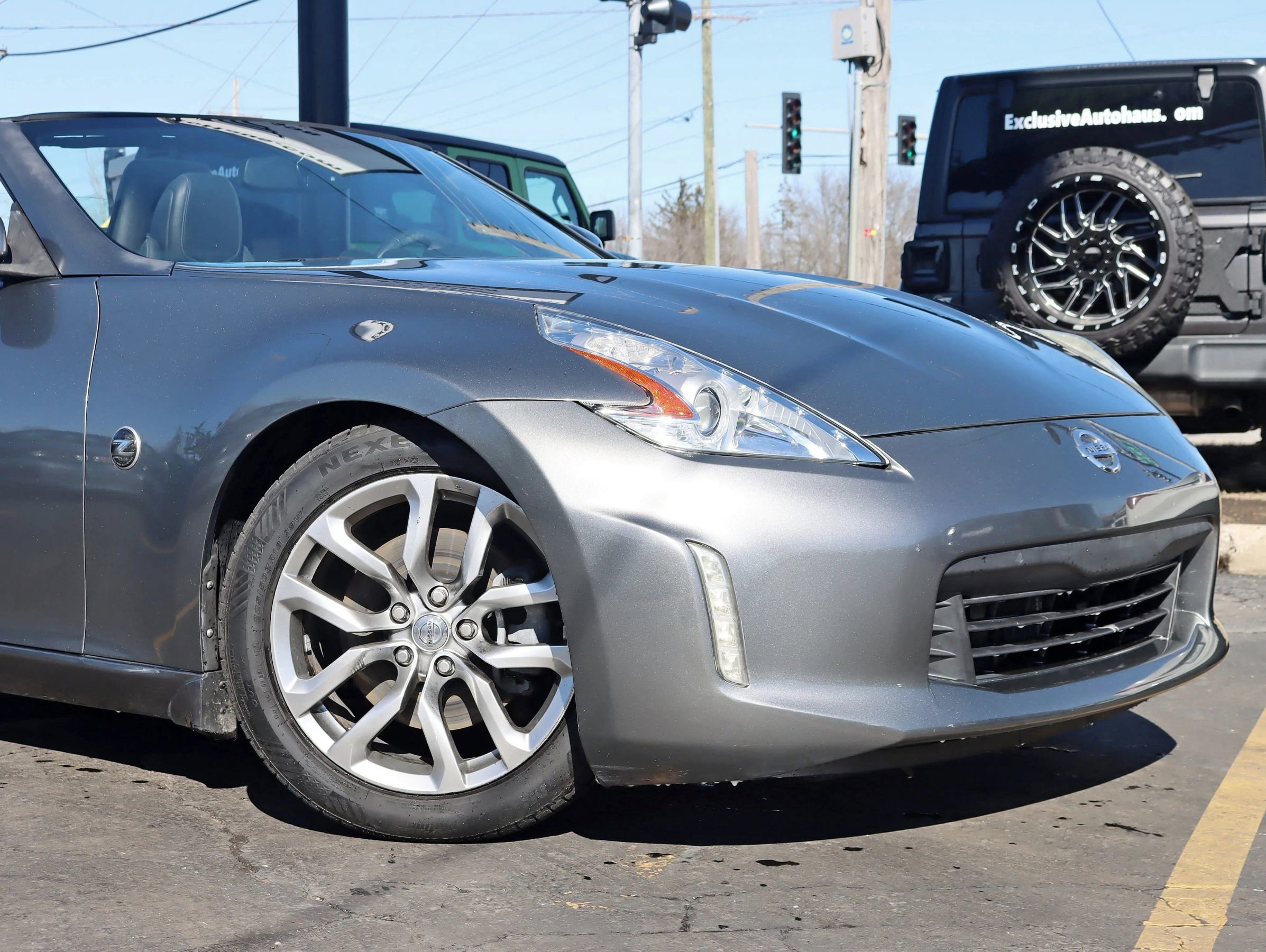 Used 2013 Nissan 370Z Touring RWD image 3