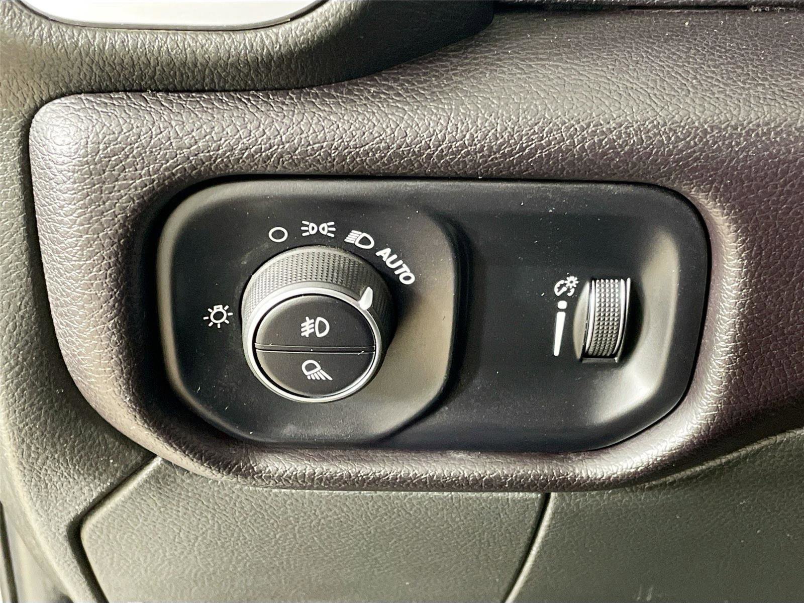 Used 2024 RAM 2500 Big Horn AWD/4WD image 14