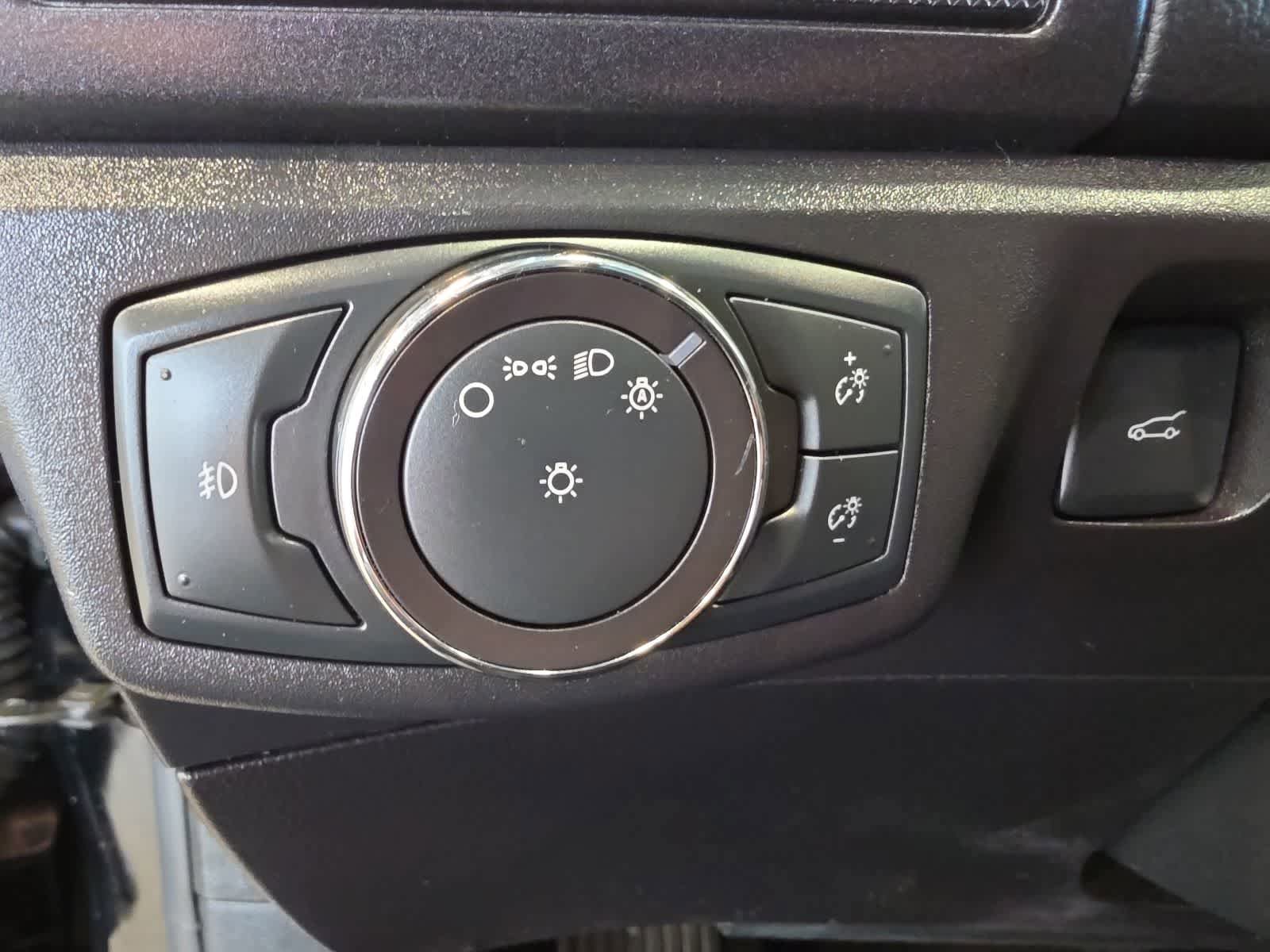 Used 2018 Ford Fusion SE w/ Equipment Group 601A FWD image 48