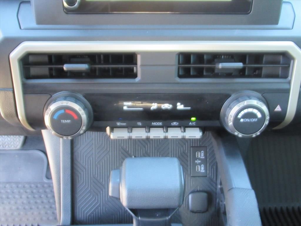 Used 2025 Toyota Tacoma SR w/ Towing Package AWD/4WD image 23