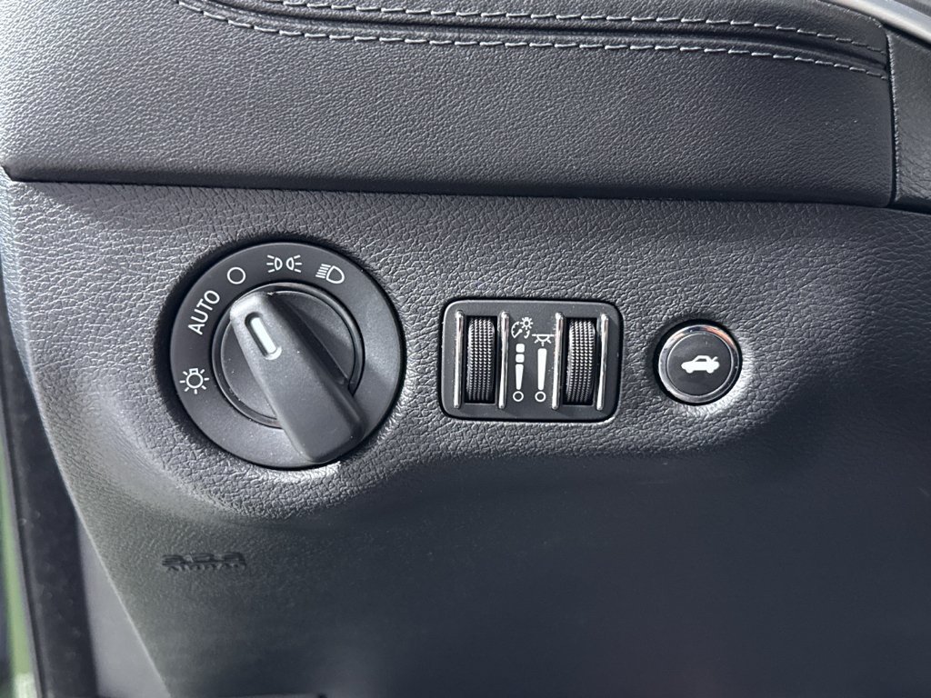 Used 2020 Dodge Charger Scat Pack RWD image 32