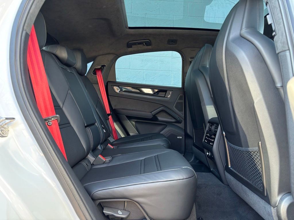 New 2026 Porsche Cayenne GTS image 15
