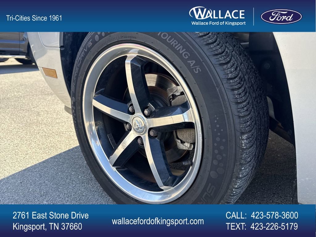 Used 2010 Dodge Challenger SE image 7