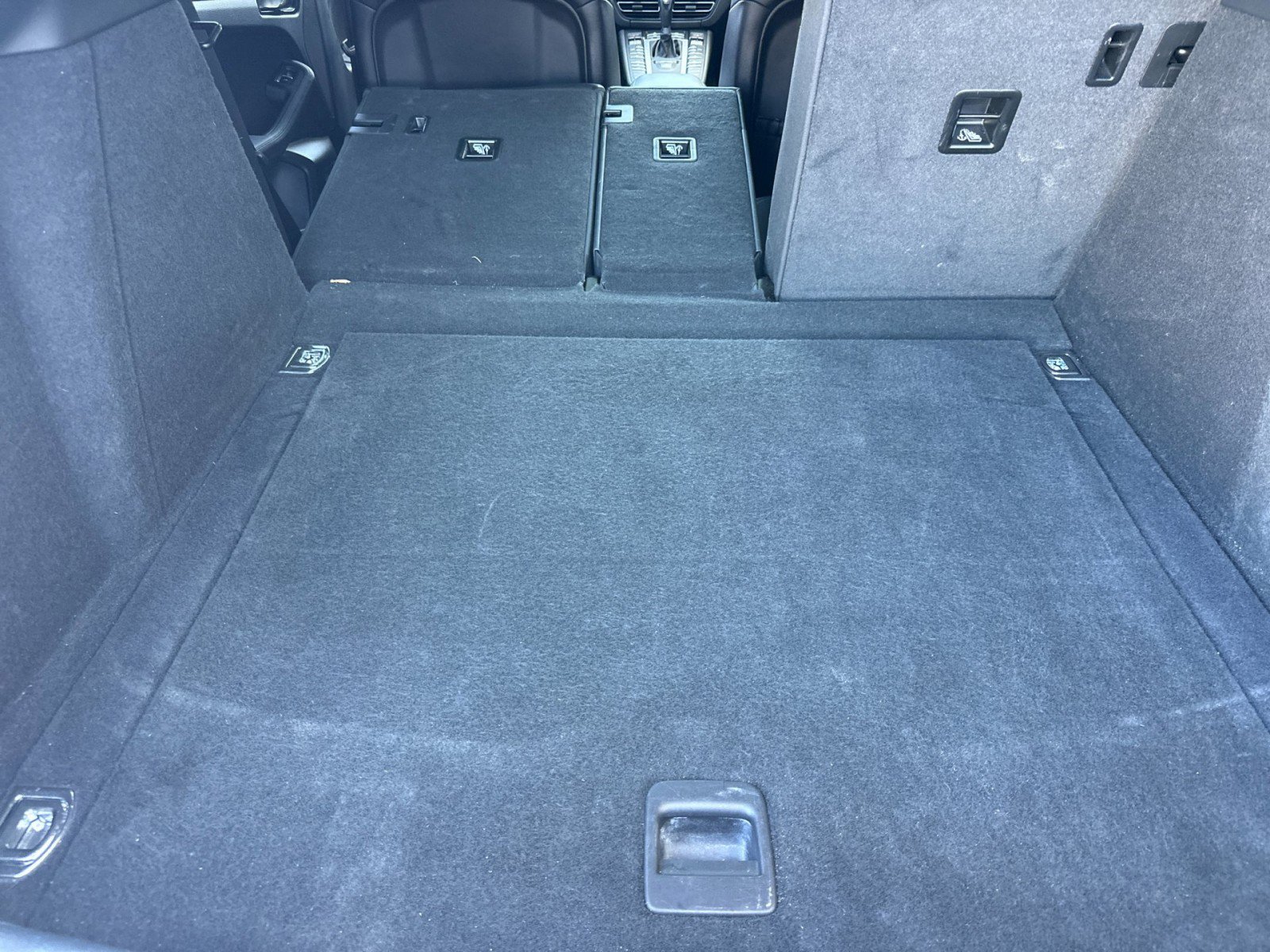 Certified 2021 Porsche Macan AWD/4WD image 15