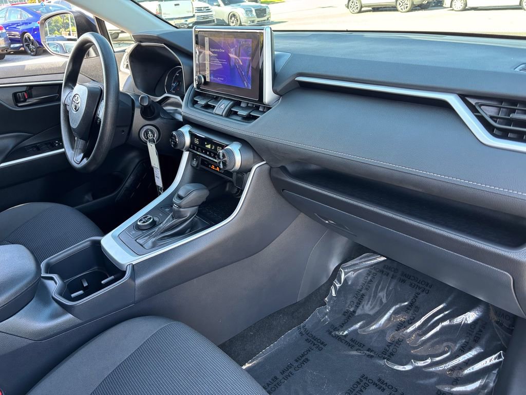 Certified 2025 Toyota RAV4 LE AWD/4WD image 39