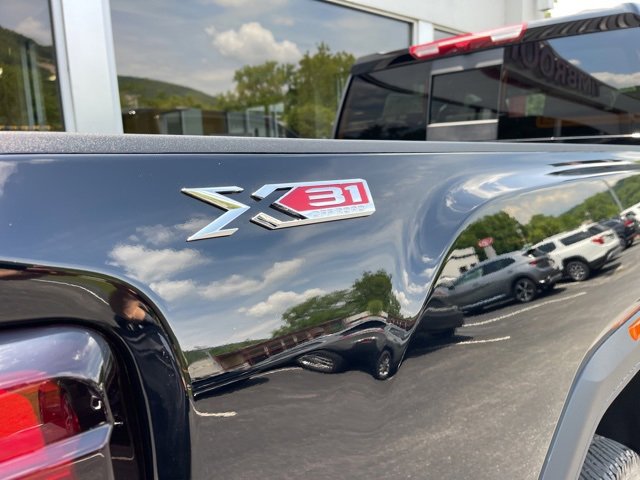 New 2025 GMC Sierra 2500 SLT w/ SLT Premium Package image 11