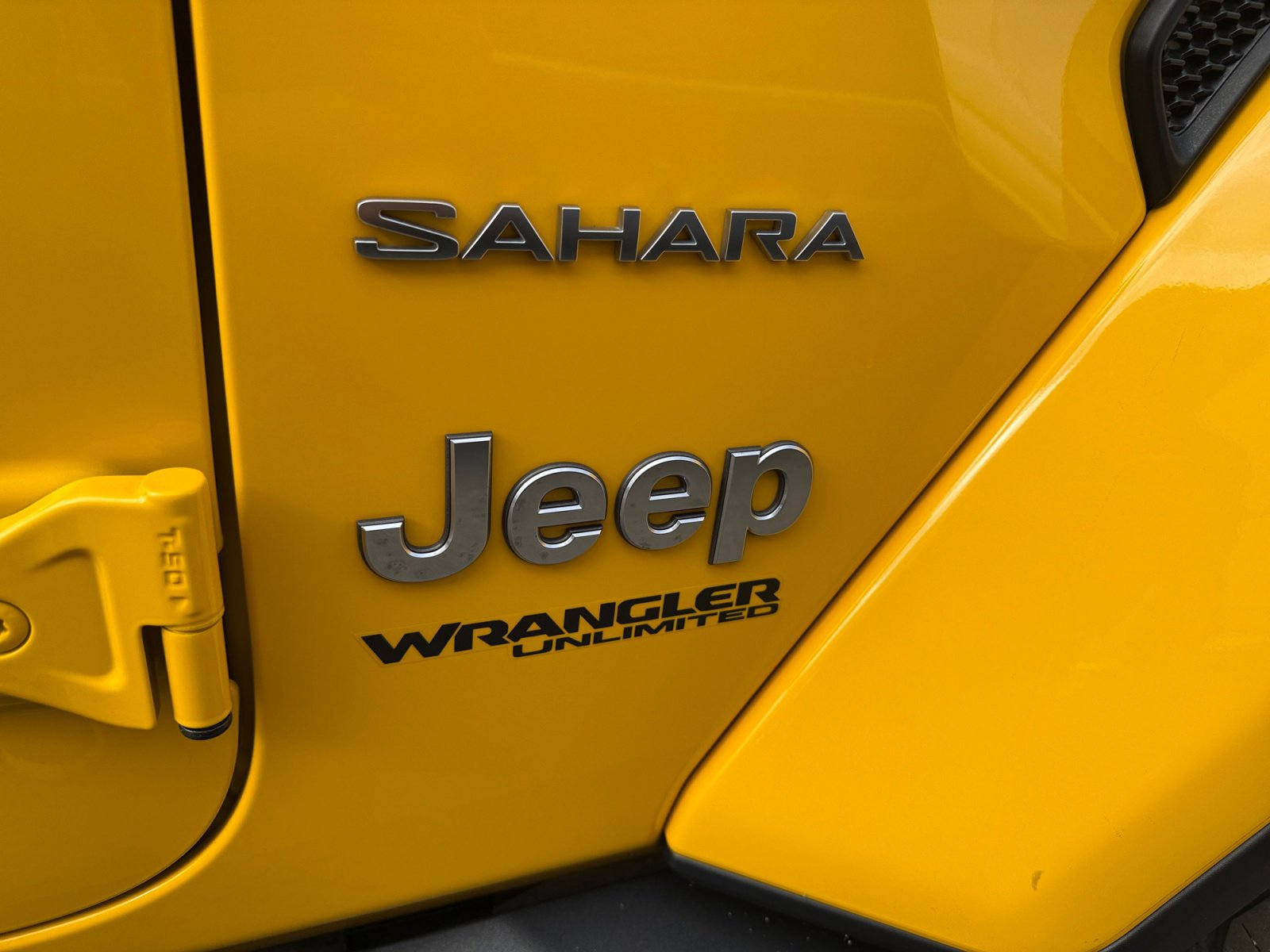 Used 2019 Jeep Wrangler Unlimited Sahara w/ Uconnect 4C Nav & Sound Group image 28